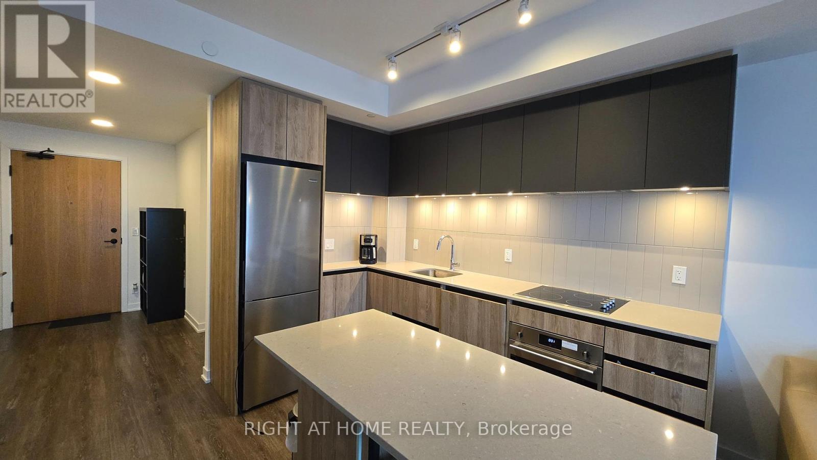 1008 - 7950 Bathurst Street, Vaughan, Ontario  L4J 0L4 - Photo 8 - N12357149