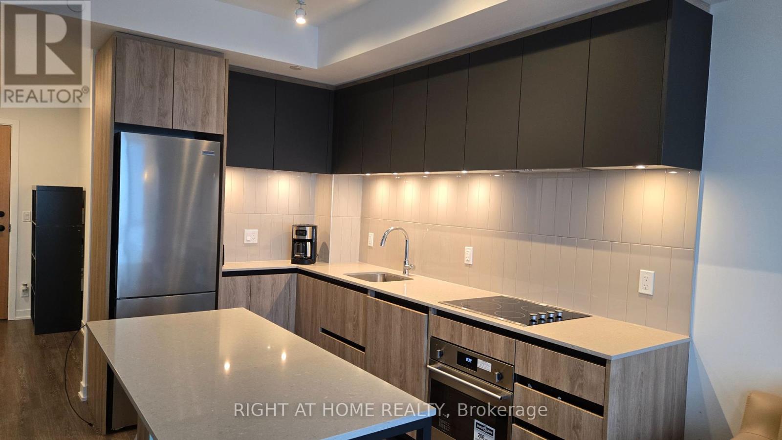 1008 - 7950 Bathurst Street, Vaughan, Ontario  L4J 0L4 - Photo 9 - N12357149