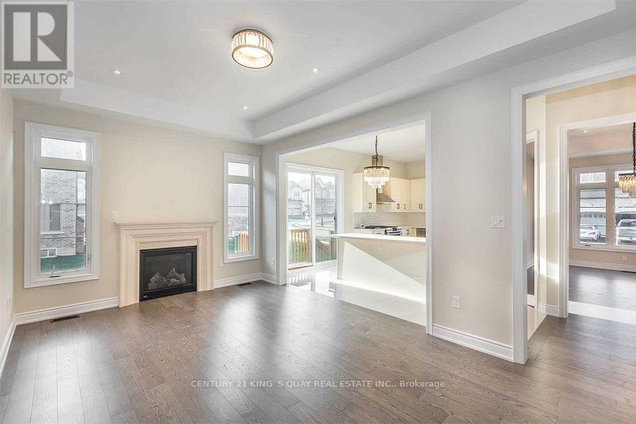 Property at 102 GIARDINA CRESCENT image 4