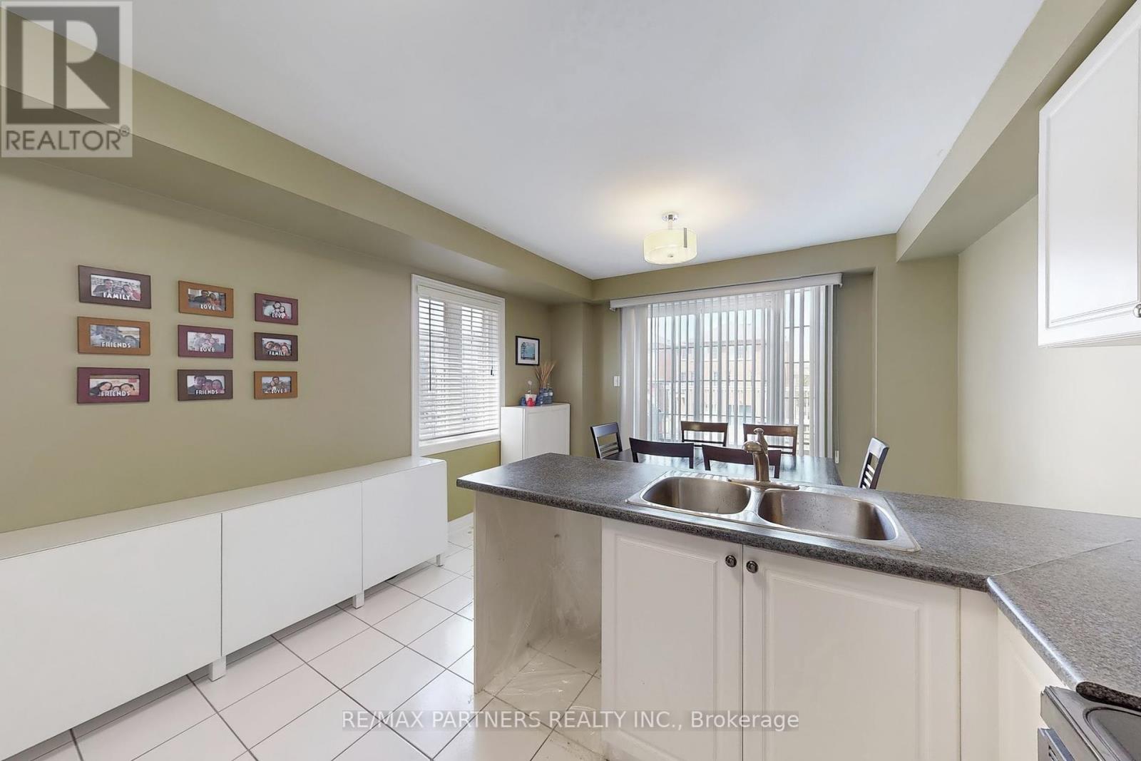 2452 Bur Oak Avenue, Markham, Ontario  L6B 1J8 - Photo 8 - N12357167