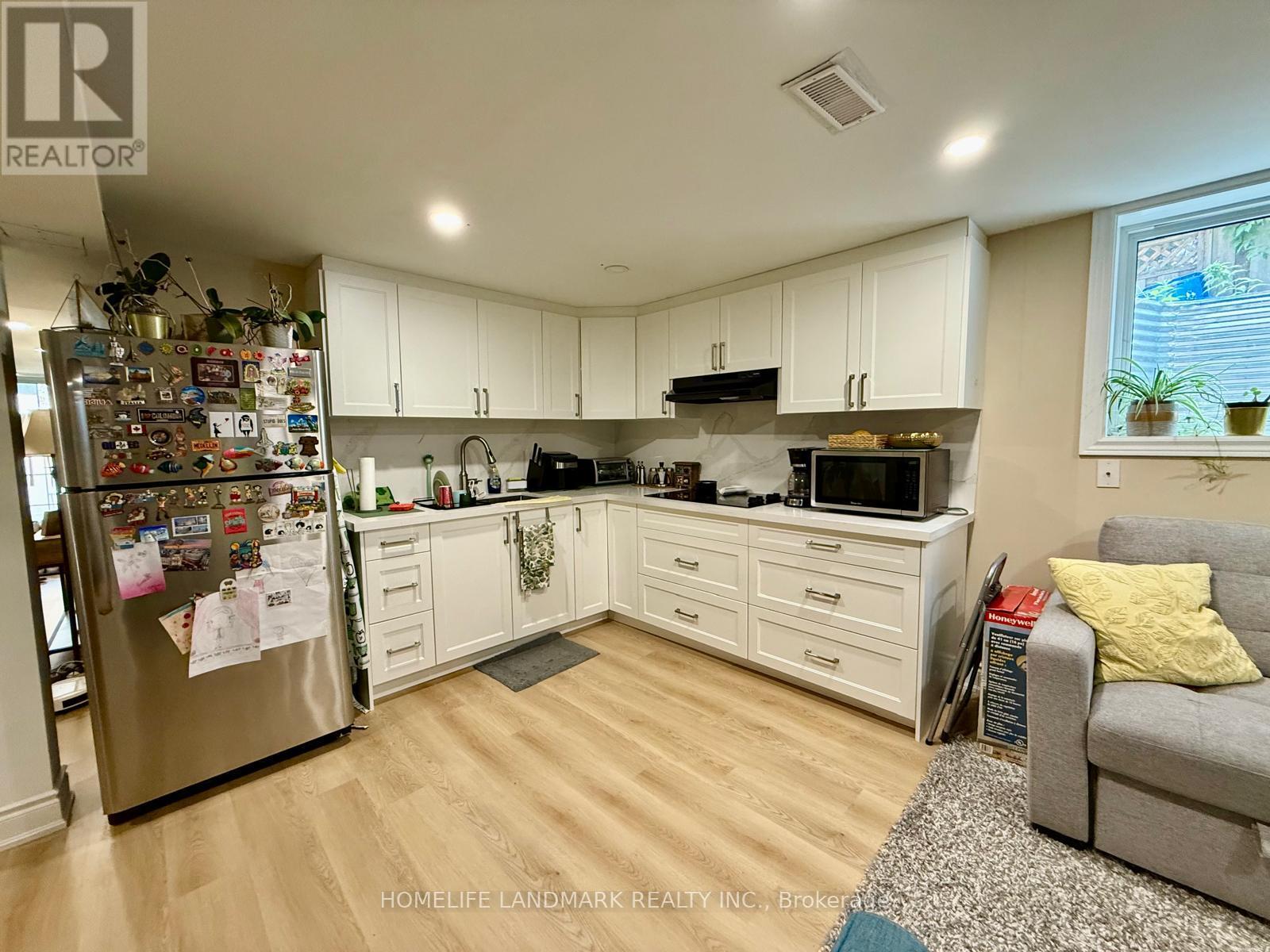 30 Colleen Street, Vaughan, Ontario  L4J 5G9 - Photo 8 - N12357168