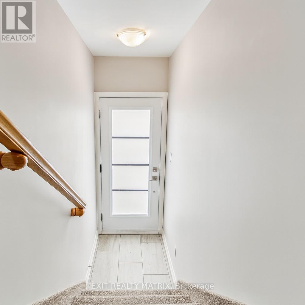 410 - 99 St Moritz Trail, Russell, Ontario  K0A 1W0 - Photo 2 - X12357322