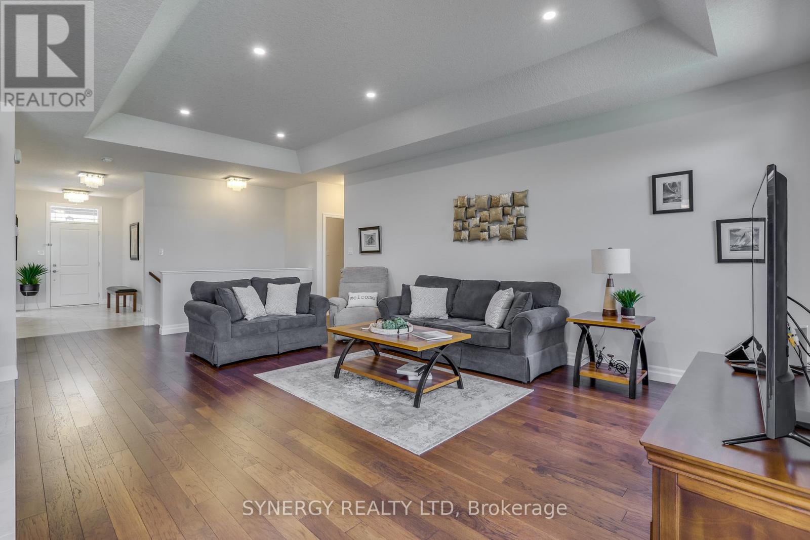 97 Elliott Trail, Thames Centre, Ontario  N0M 2P0 - Photo 11 - X12357230