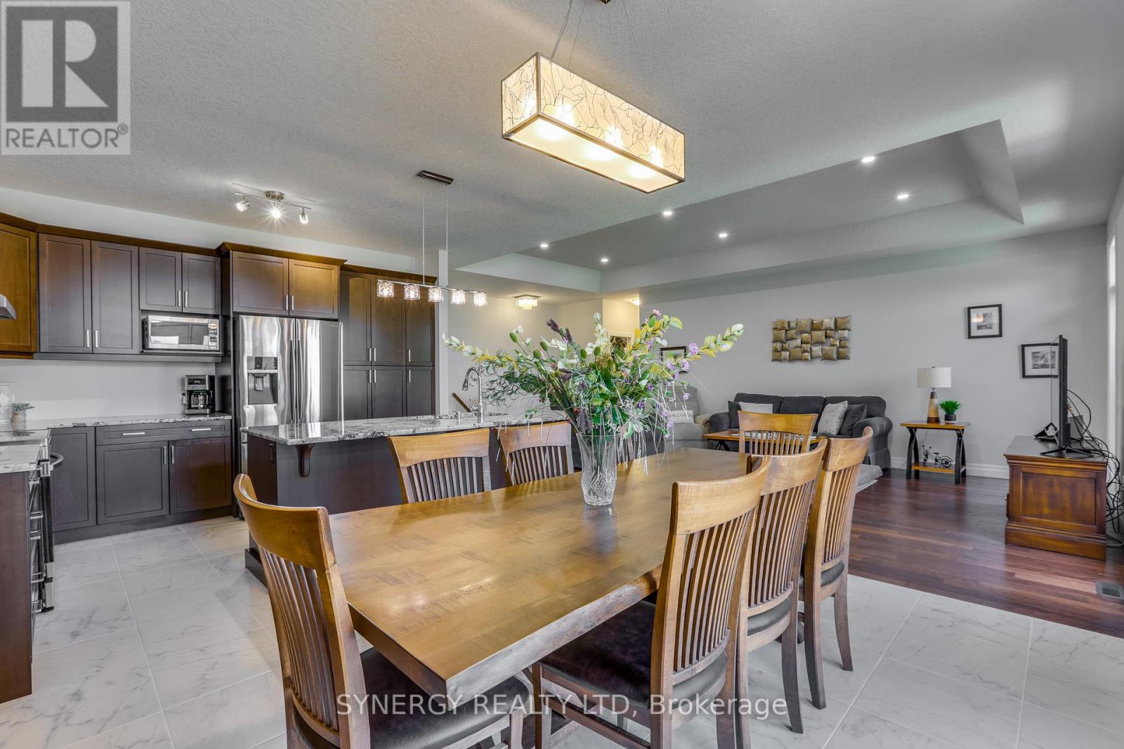 97 Elliott Trail, Thames Centre, Ontario  N0M 2P0 - Photo 14 - X12357230