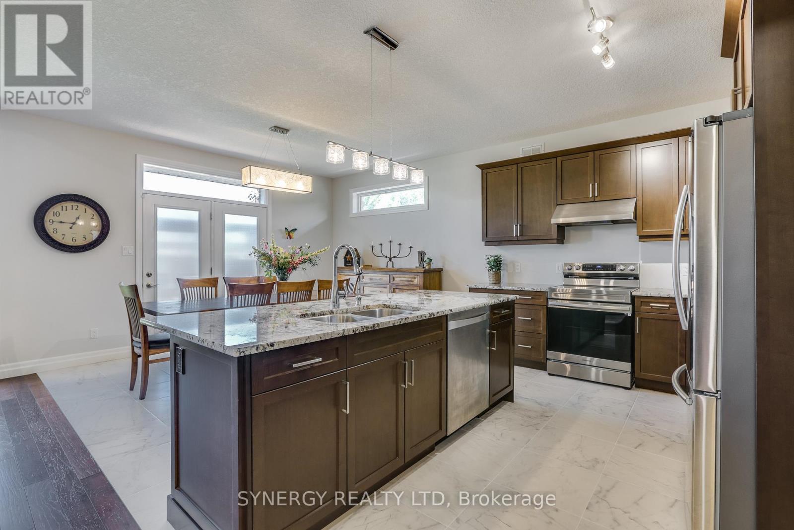 97 Elliott Trail, Thames Centre, Ontario  N0M 2P0 - Photo 16 - X12357230