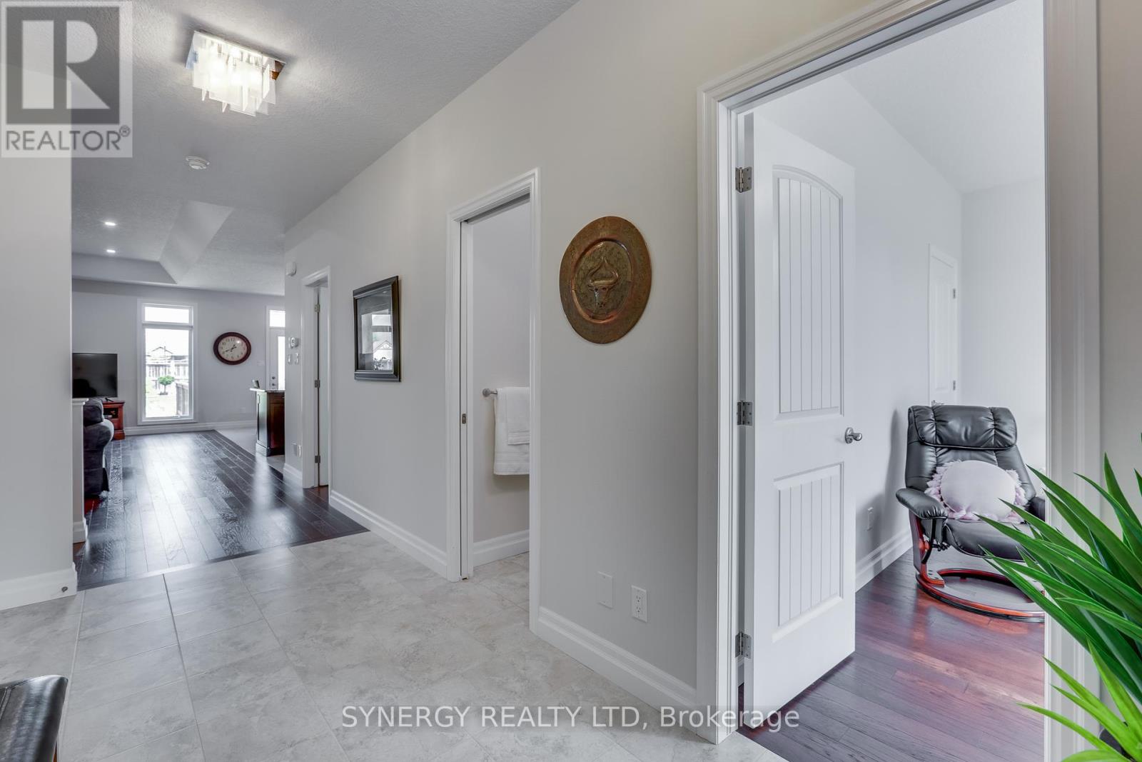 97 Elliott Trail, Thames Centre, Ontario  N0M 2P0 - Photo 4 - X12357230