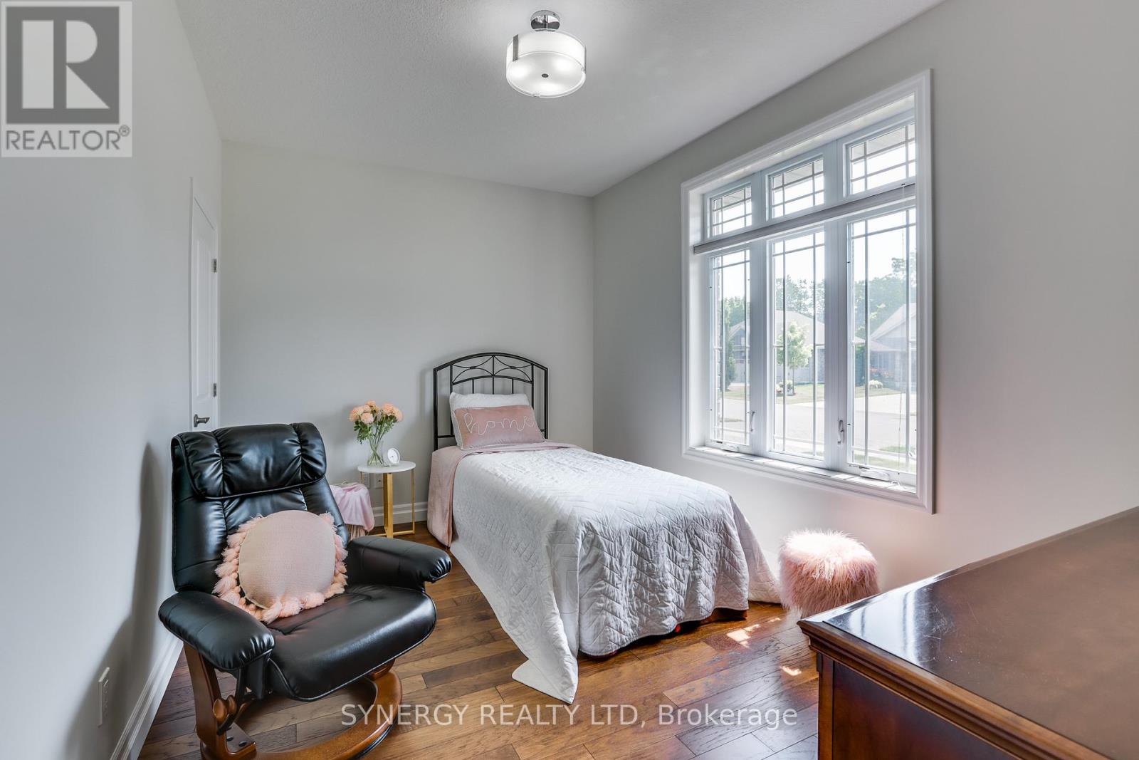 97 Elliott Trail, Thames Centre, Ontario  N0M 2P0 - Photo 5 - X12357230