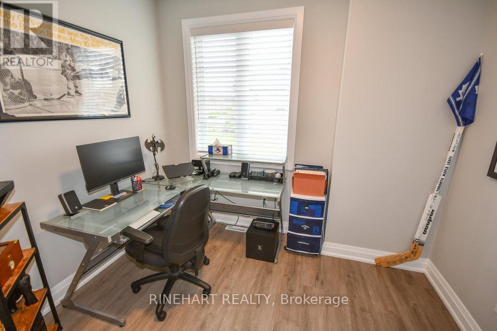 2317 Callingham Drive, London North, Ontario  N6G 0X2 - Photo 8 - X12357262