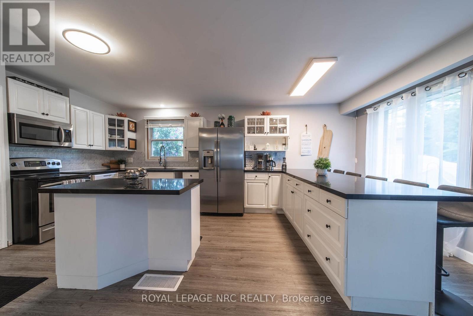 7346 Sunhaven Drive, Niagara Falls, Ontario  L2G 7E2 - Photo 3 - X12357242