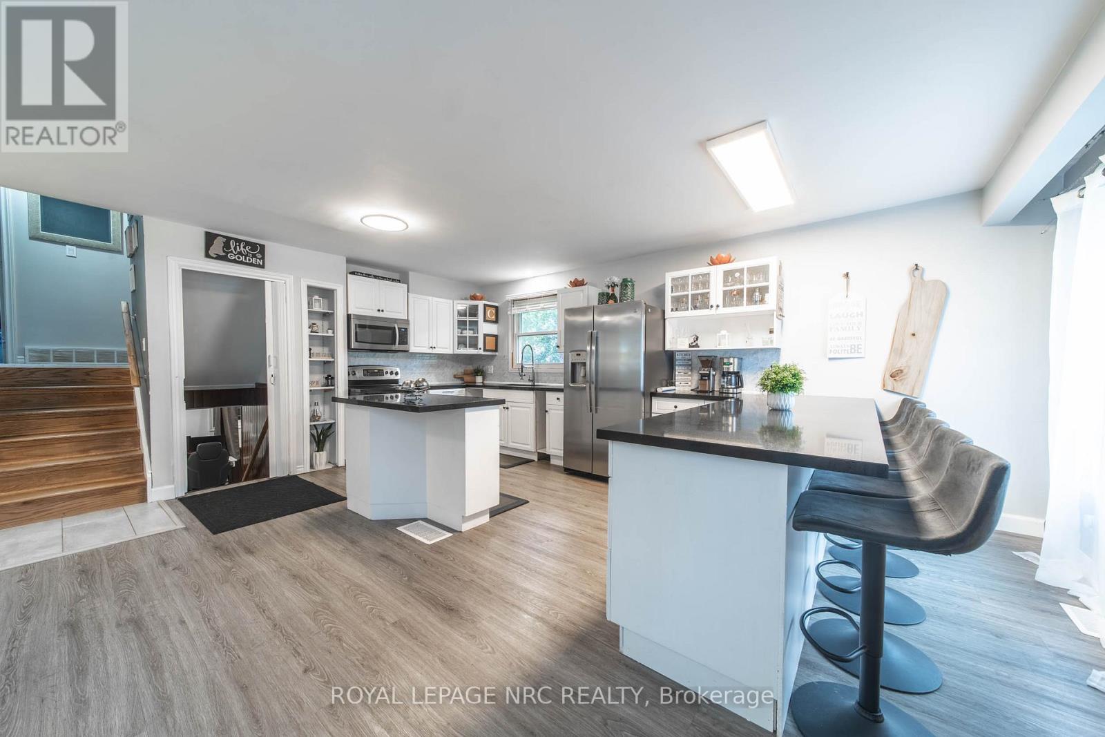 7346 Sunhaven Drive, Niagara Falls, Ontario  L2G 7E2 - Photo 4 - X12357242