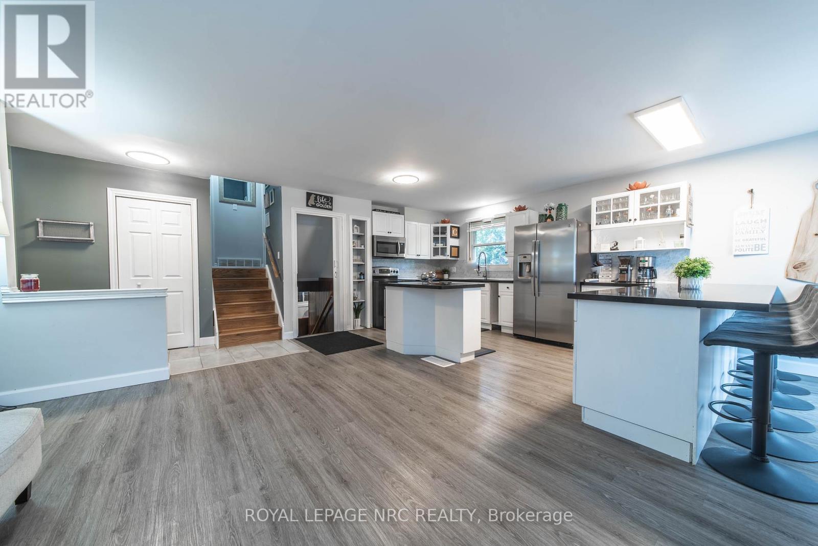 7346 Sunhaven Drive, Niagara Falls, Ontario  L2G 7E2 - Photo 5 - X12357242