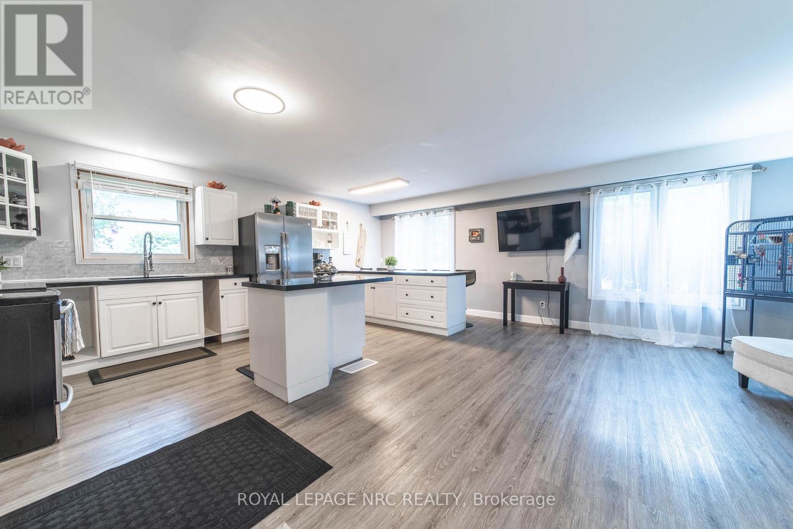 7346 Sunhaven Drive, Niagara Falls, Ontario  L2G 7E2 - Photo 7 - X12357242