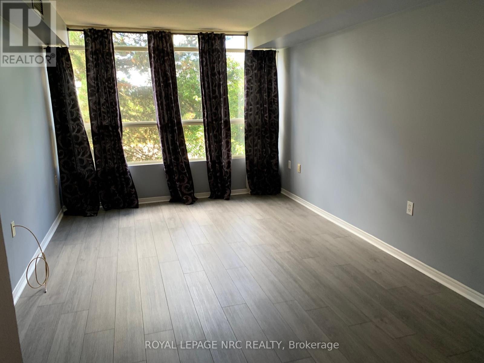 304 - 5100 Dorchester Road, Niagara Falls, Ontario  L2E 7H4 - Photo 10 - X12357264