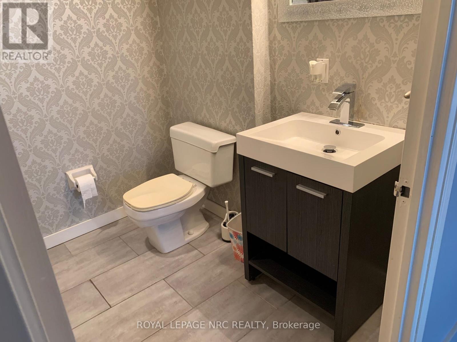 304 - 5100 Dorchester Road, Niagara Falls, Ontario  L2E 7H4 - Photo 13 - X12357264
