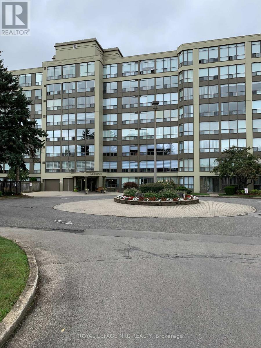 304 - 5100 Dorchester Road, Niagara Falls, Ontario  L2E 7H4 - Photo 2 - X12357264