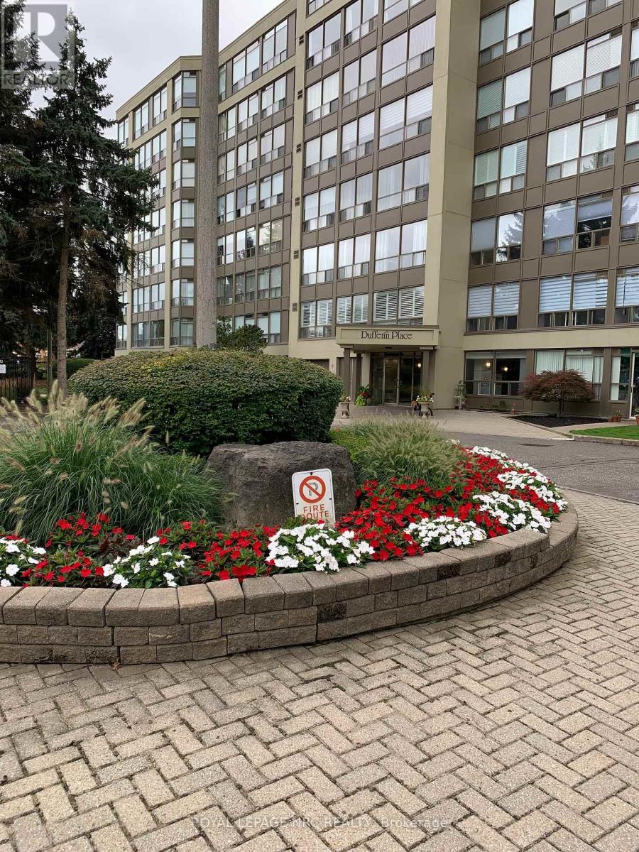 304 - 5100 Dorchester Road, Niagara Falls, Ontario  L2E 7H4 - Photo 4 - X12357264