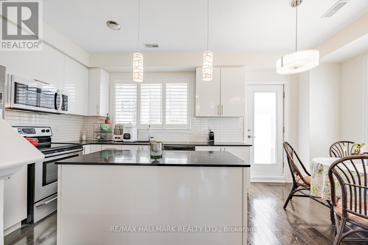 11 Caroline Carpenter Grove, Toronto, Ontario  M3K 0B1 - Photo 8 - W12357190