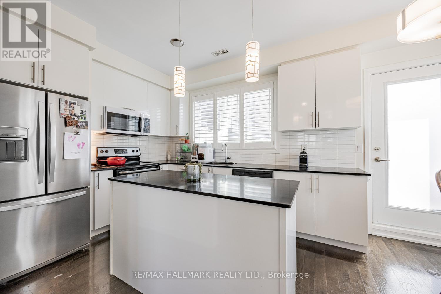 11 Caroline Carpenter Grove, Toronto, Ontario  M3K 0B1 - Photo 9 - W12357190