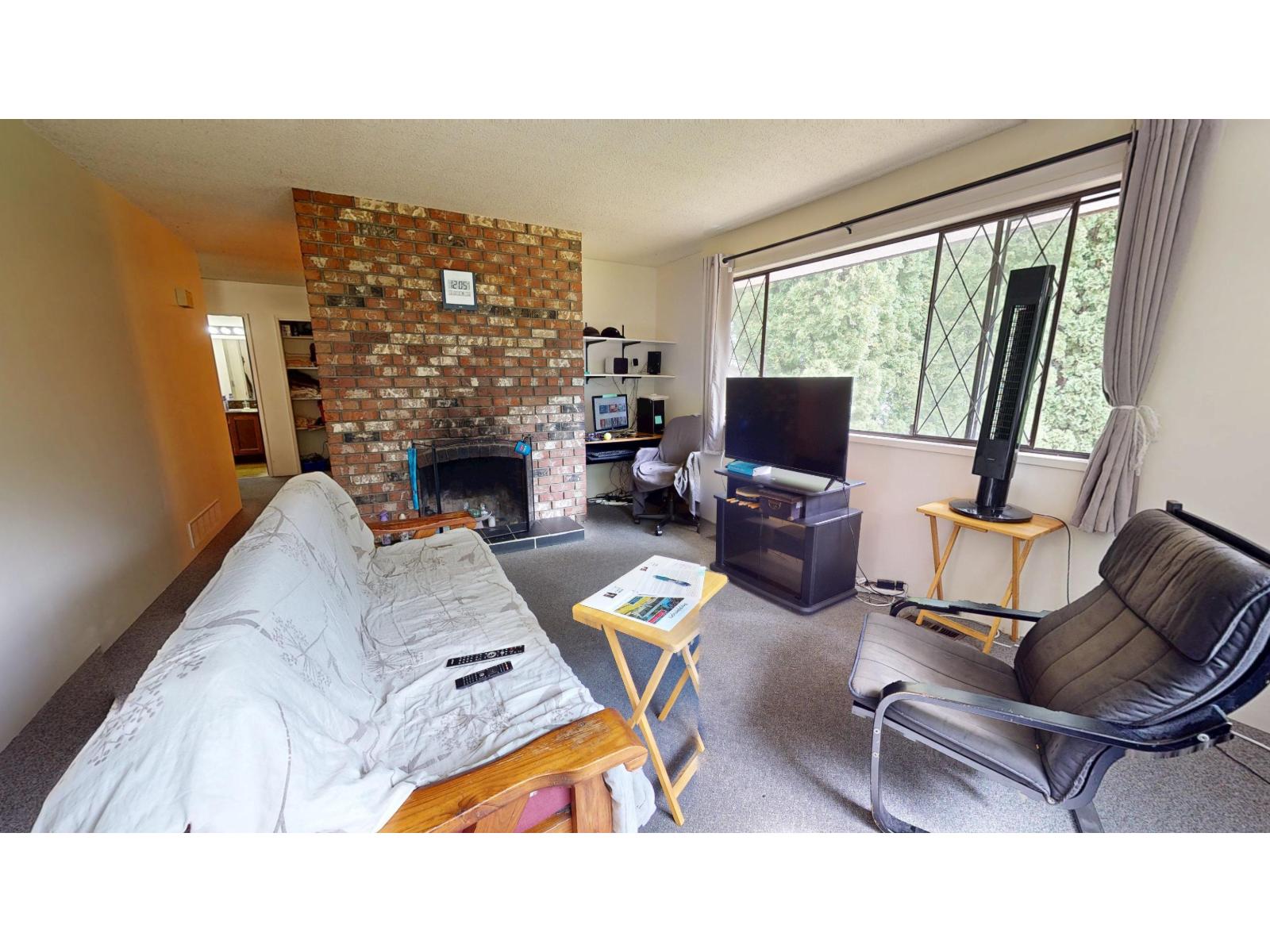 Property at 2751 153A STREET image 2
