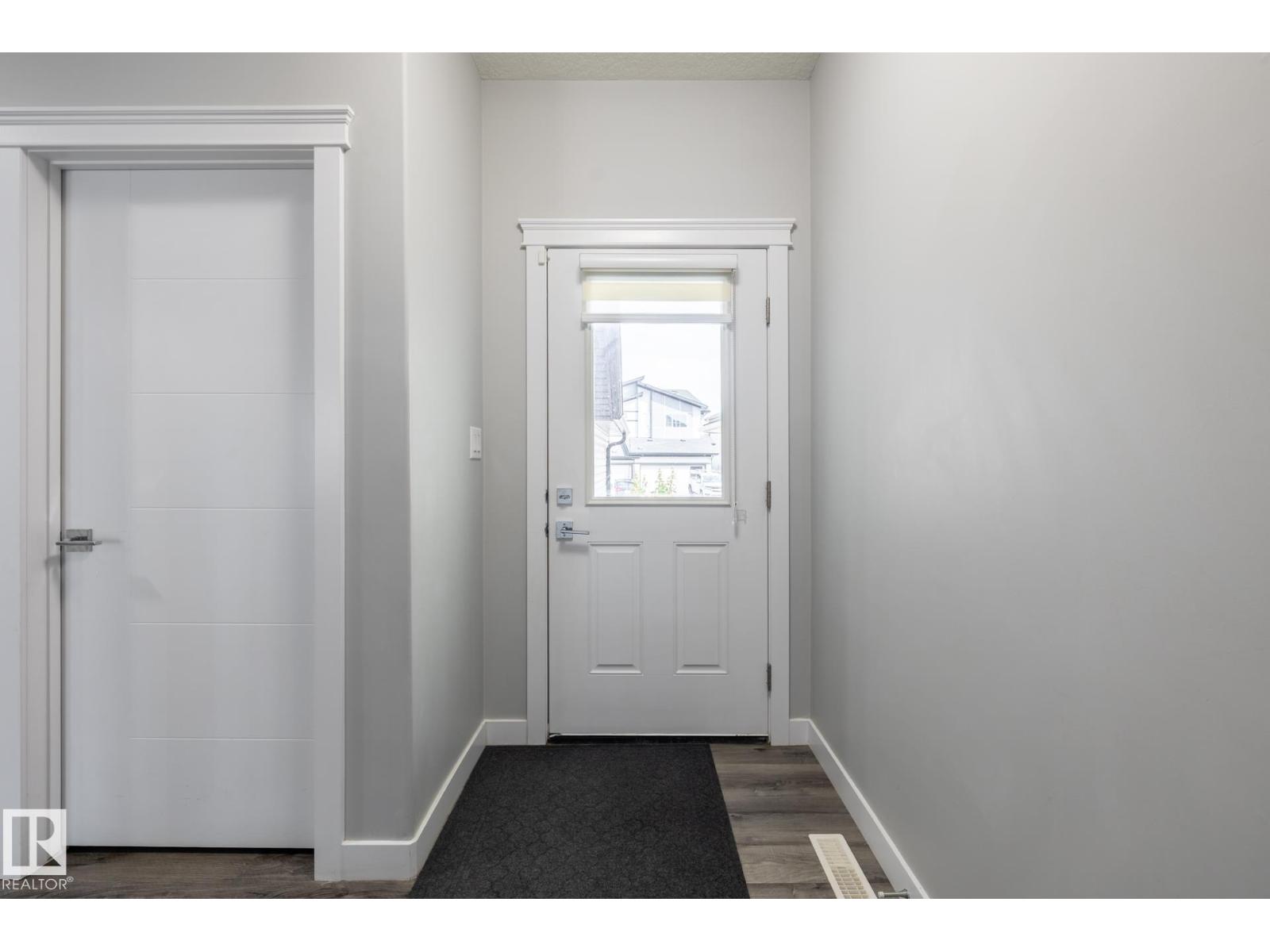 9327 Cooper Bend Bn Sw, Edmonton, Alberta  T6W 4A4 - Photo 4 - E4454040