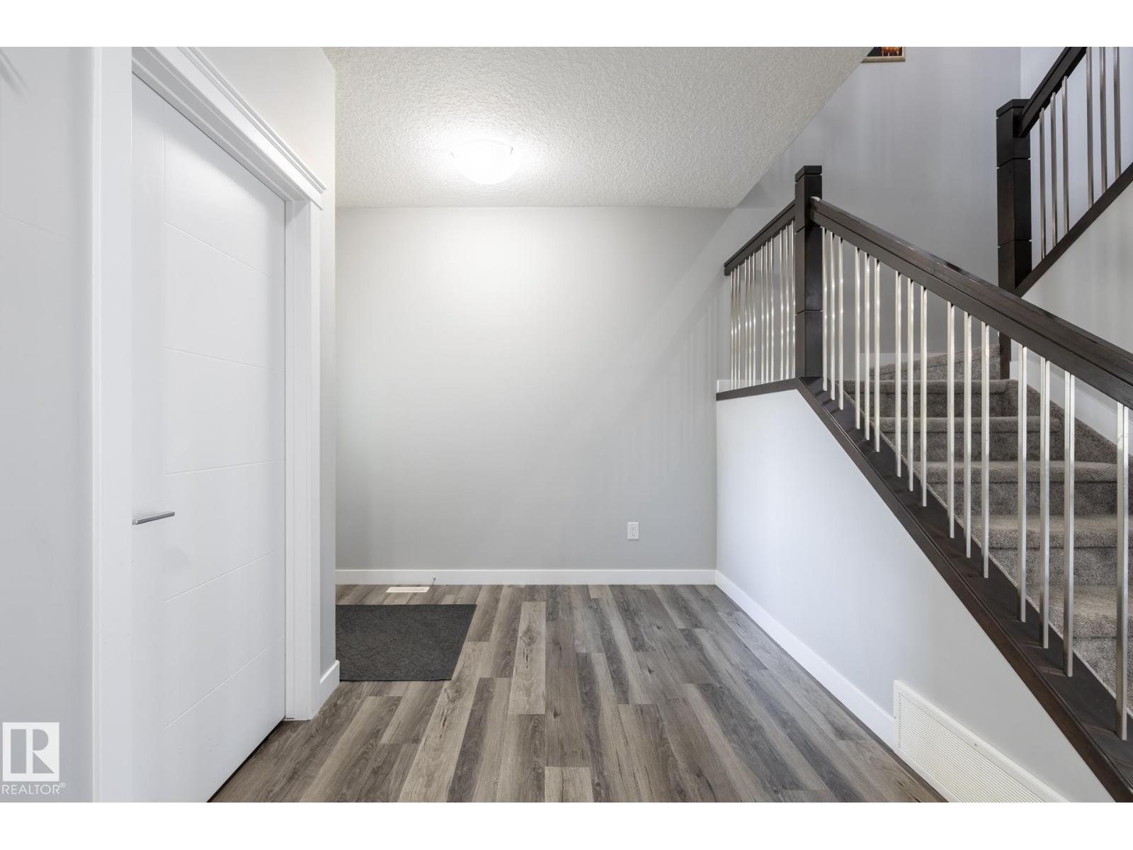 9327 Cooper Bend Bn Sw, Edmonton, Alberta  T6W 4A4 - Photo 5 - E4454040