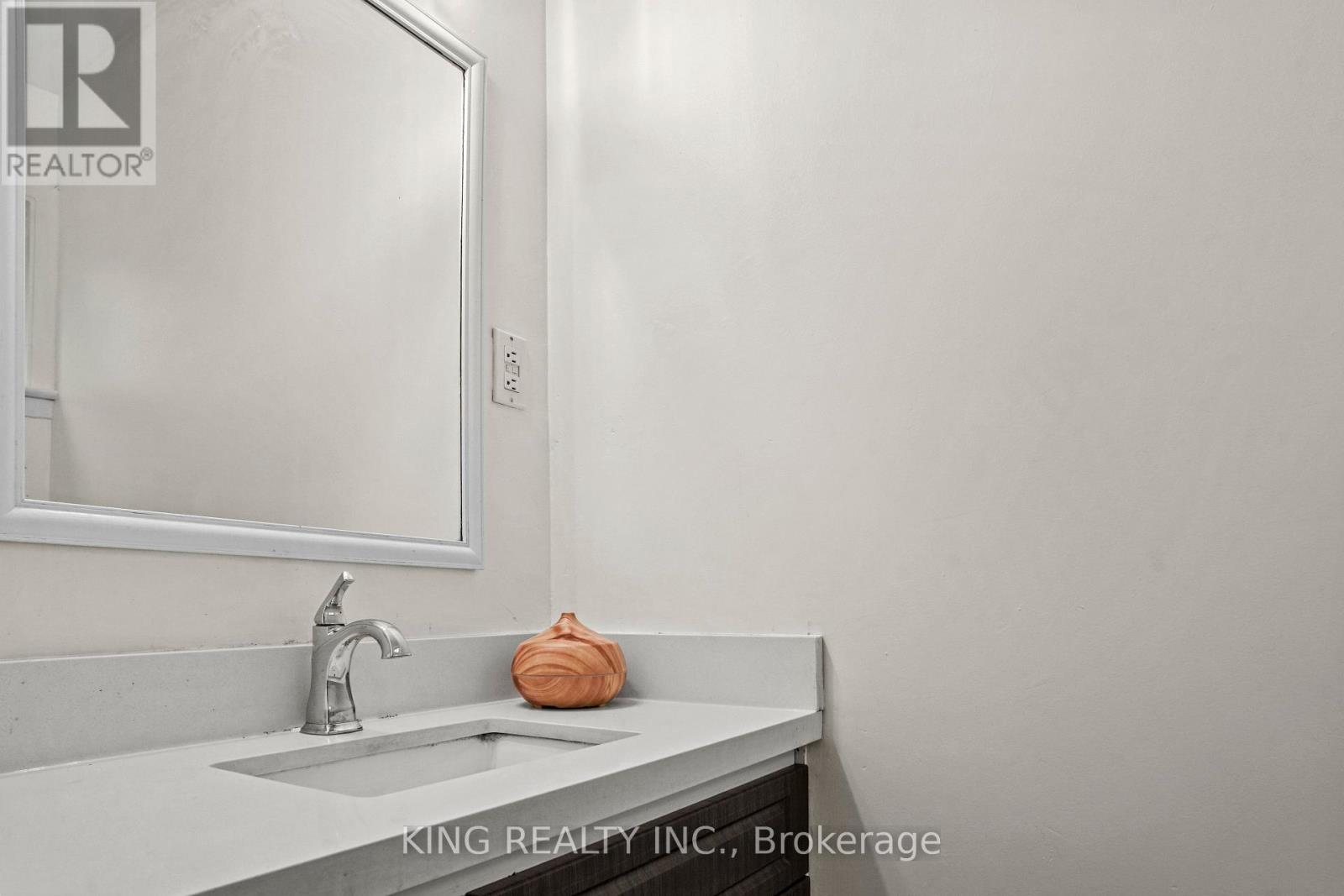 16 Wimbledon Court, Brampton (Brampton North), Ontario  L6V 2S4 - Photo 45 - W12356073