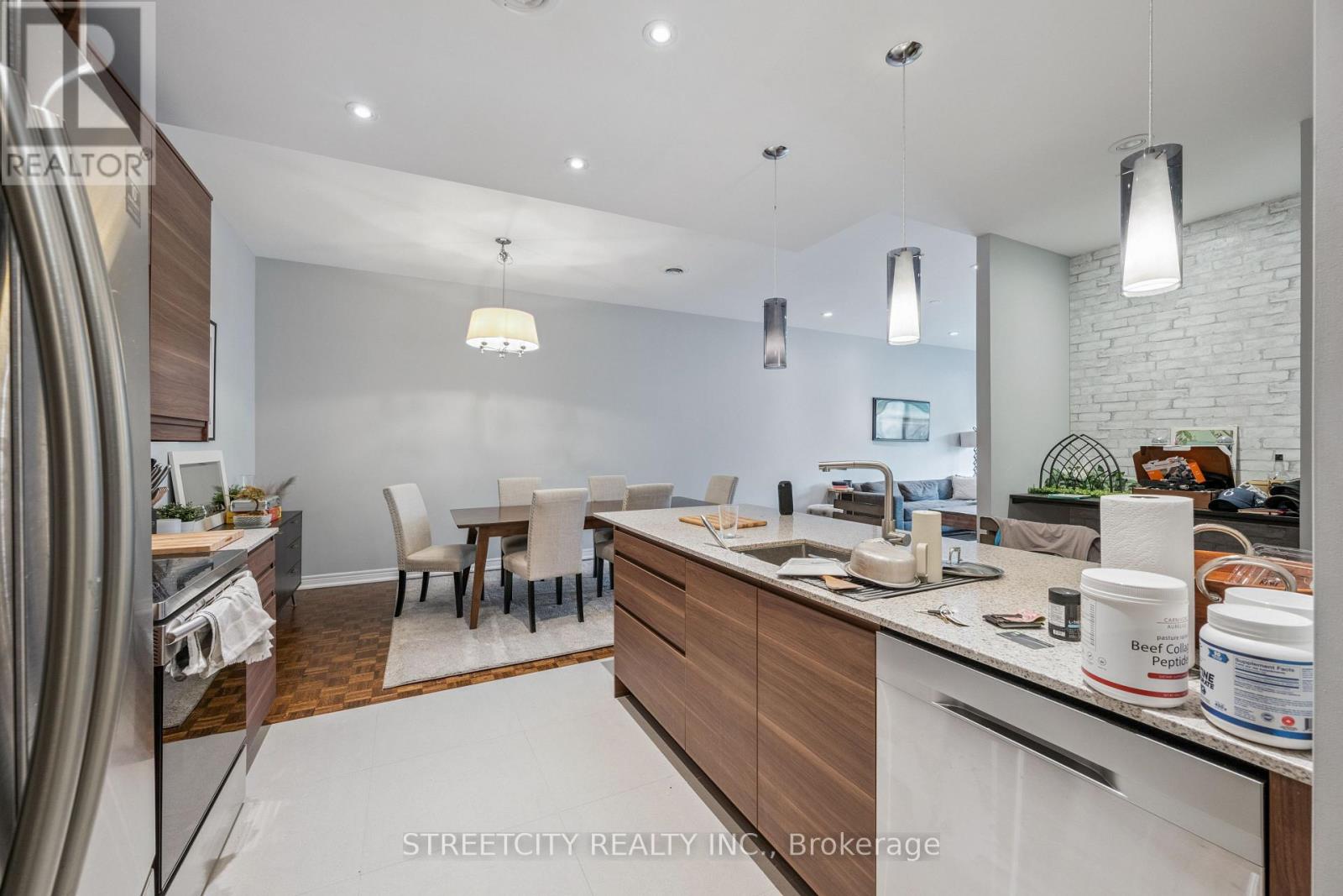 837 Dundas Street W, Toronto (Trinity-Bellwoods), Ontario  M6J 1V4 - Photo 10 - C12357395