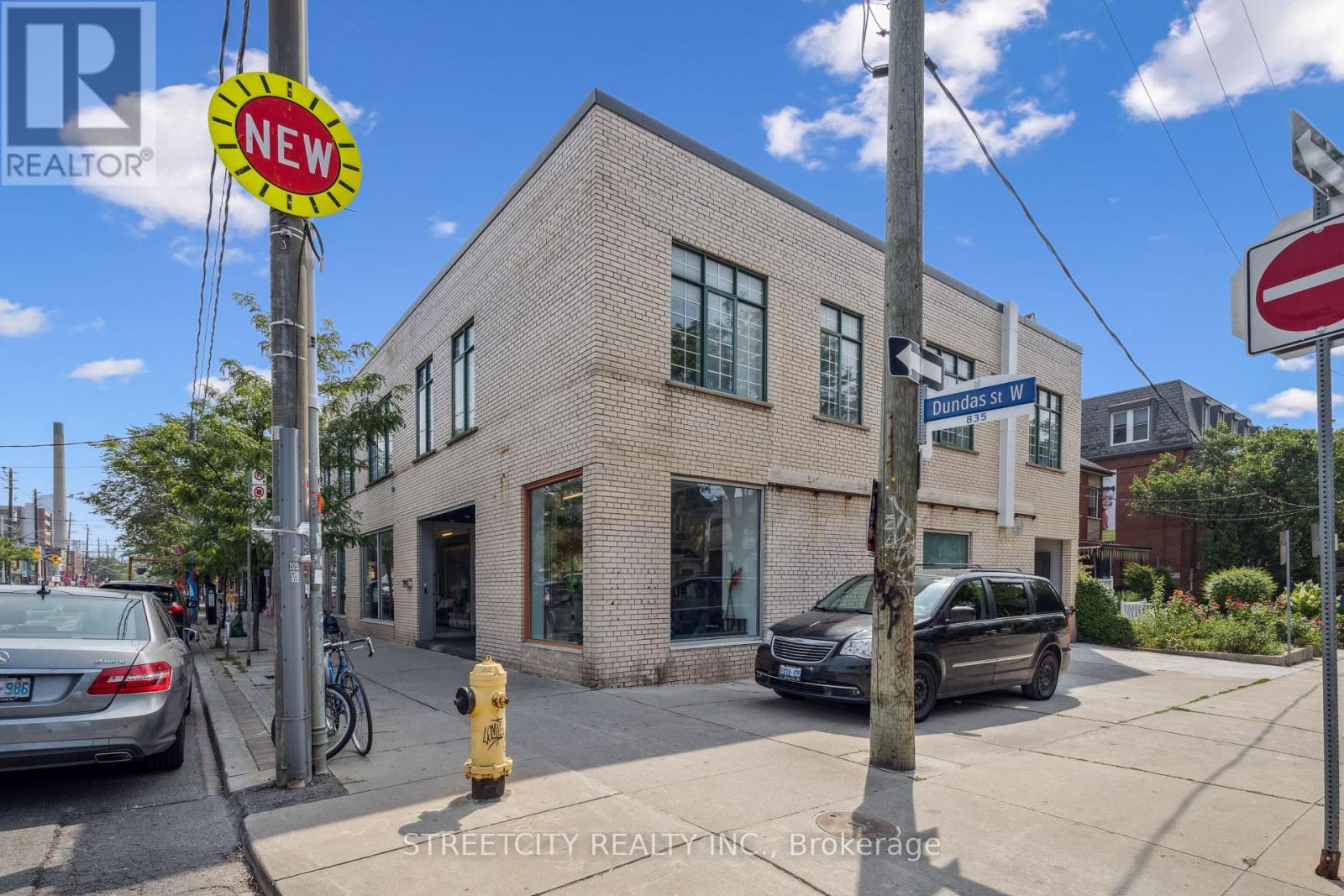 837 Dundas Street W, Toronto (Trinity-Bellwoods), Ontario  M6J 1V4 - Photo 2 - C12357395