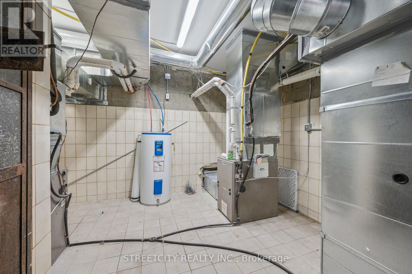 837 Dundas Street W, Toronto (Trinity-Bellwoods), Ontario  M6J 1V4 - Photo 26 - C12357395