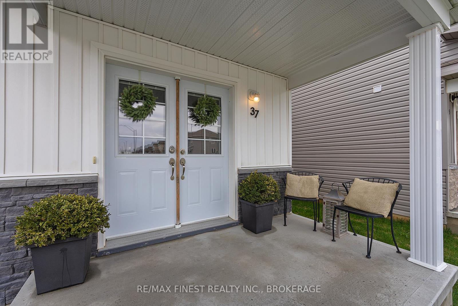 37 Brennan Crescent, Loyalist, Ontario  K0H 2H0 - Photo 4 - X12357379