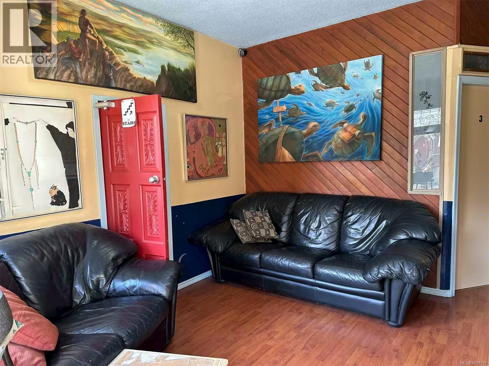 1608 Quadra St, Victoria, British Columbia  V8W 2L4 - Photo 4 - 1011315