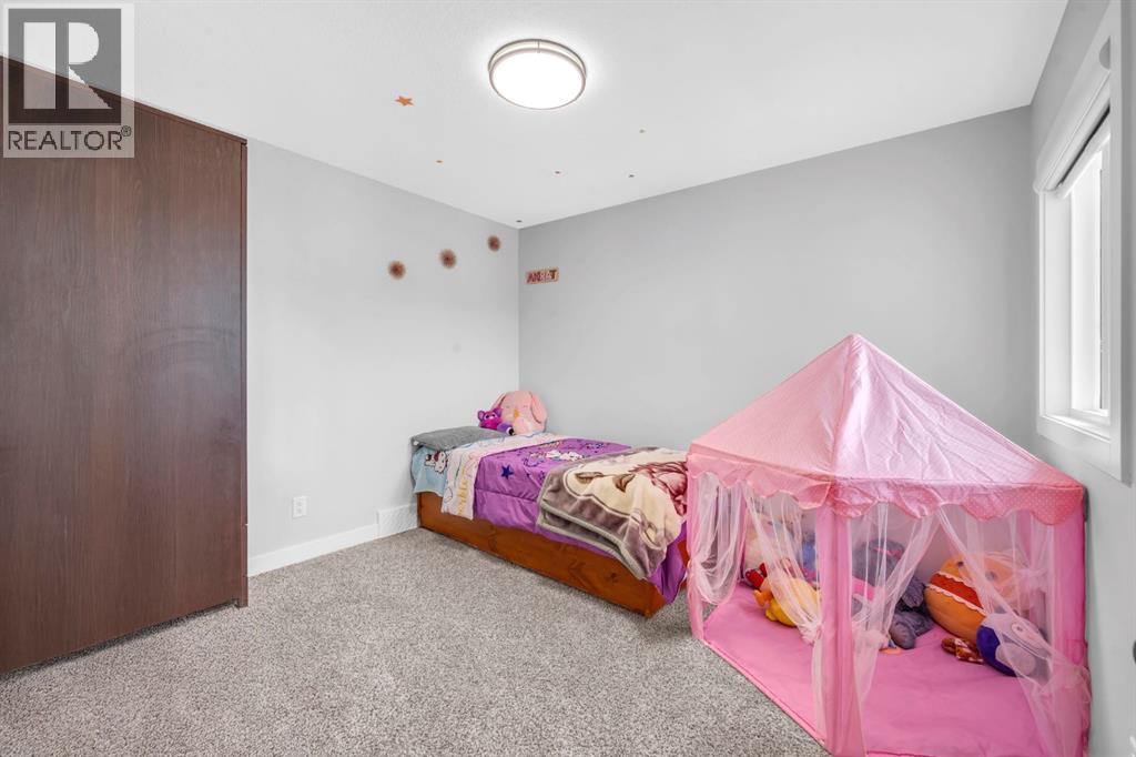 945 Midtown Avenue Sw, Airdrie, Alberta  T4B 4V8 - Photo 39 - A2250393