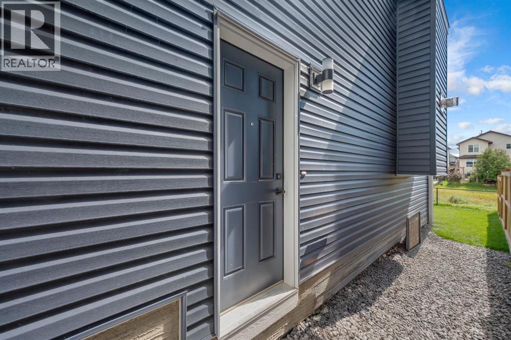 945 Midtown Avenue Sw, Airdrie, Alberta  T4B 4V8 - Photo 45 - A2250393