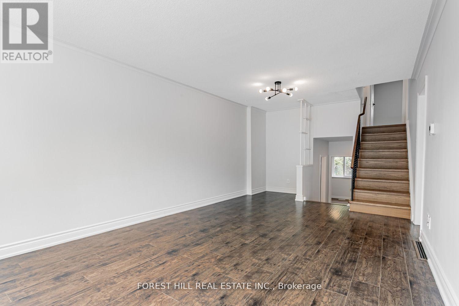 Property at 190 LYNEDOCK CRESCENT image 3