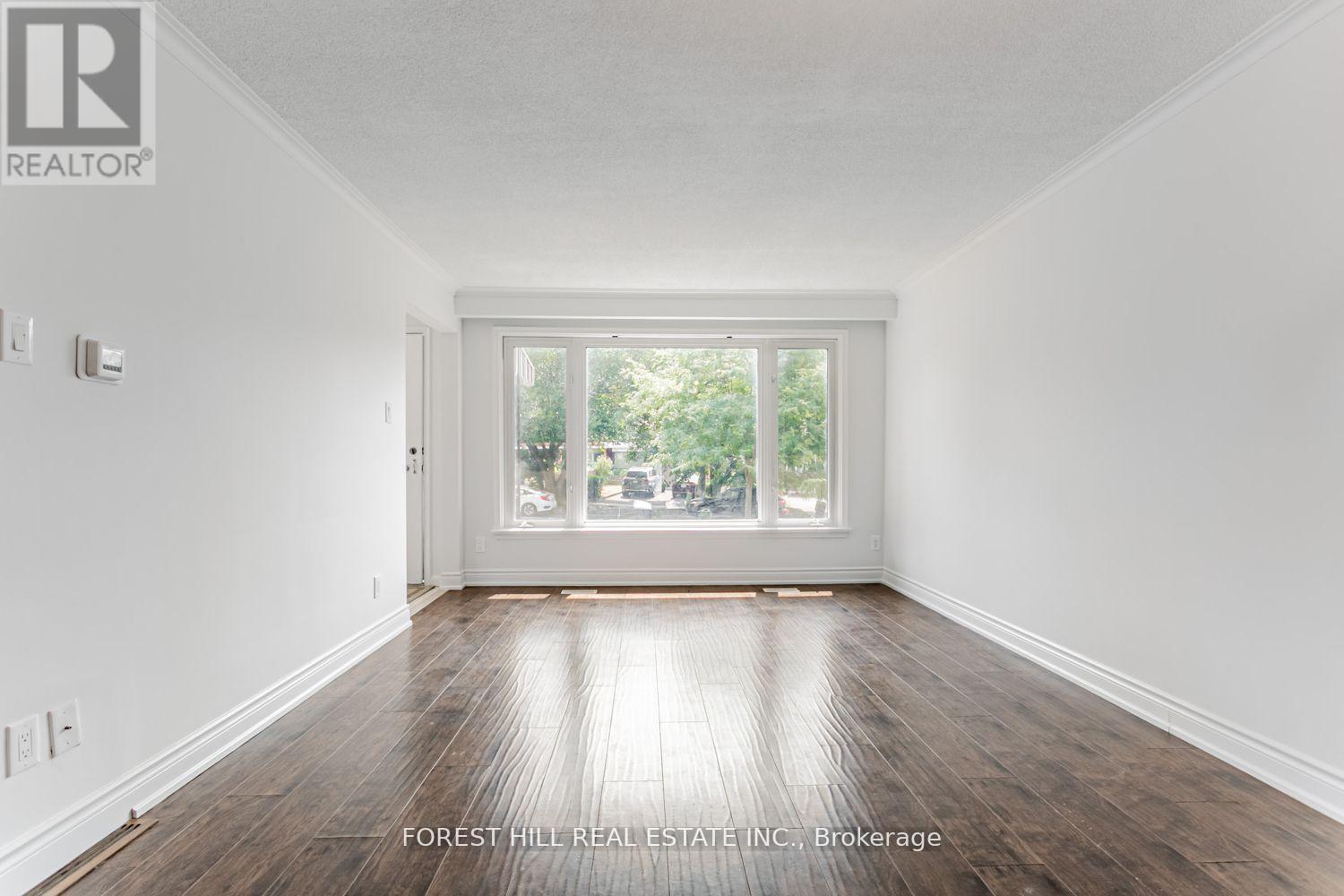 Property at 190 LYNEDOCK CRESCENT image 4