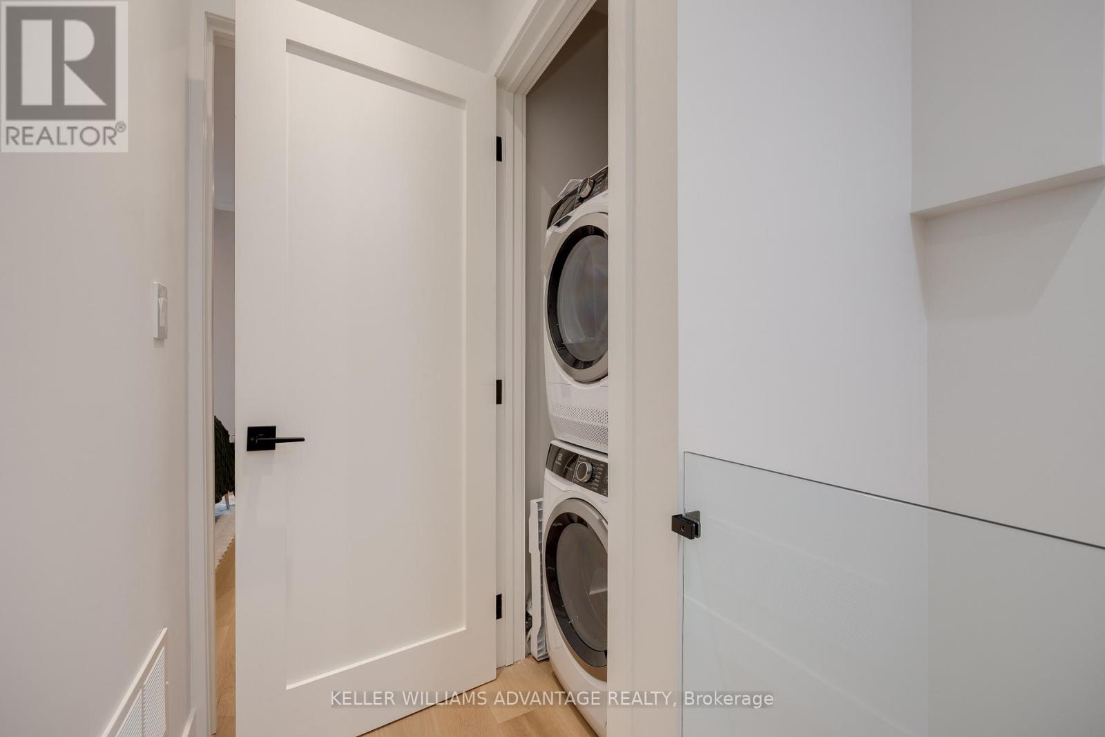 56 Foxley Street, Toronto (Trinity-Bellwoods), Ontario  M6J 1R2 - Photo 12 - C12357309