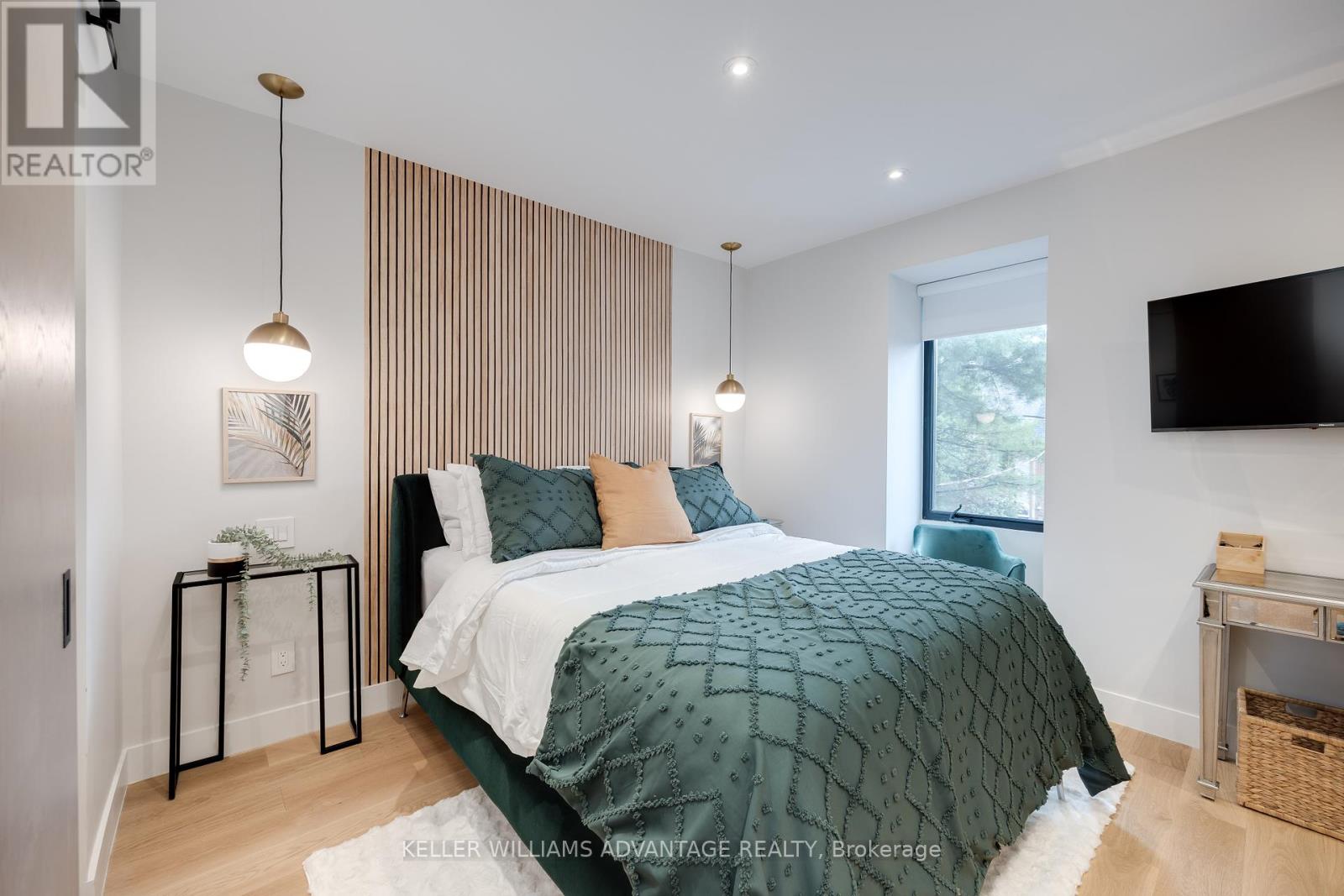 56 Foxley Street, Toronto (Trinity-Bellwoods), Ontario  M6J 1R2 - Photo 13 - C12357309
