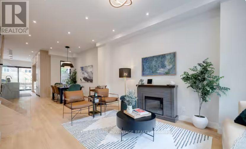 56 Foxley Street, Toronto (Trinity-Bellwoods), Ontario  M6J 1R2 - Photo 4 - C12357309