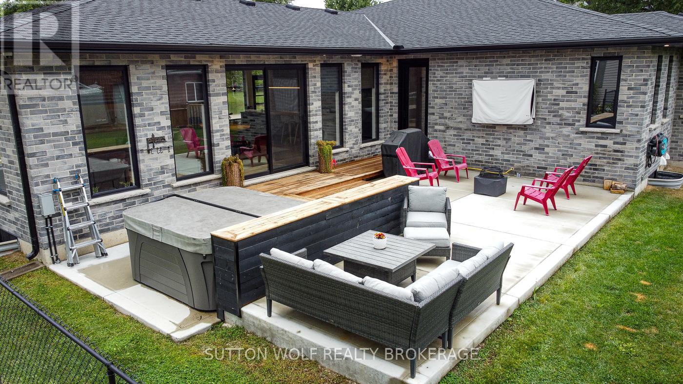 65 Park Avenue, East Zorra-Tavistock, Ontario  N0J 1M0 - Photo 46 - X12357277