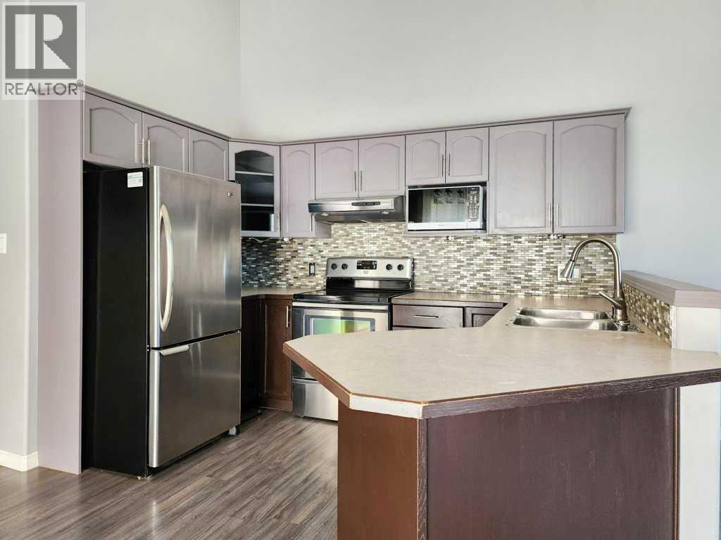 Property at 94 Heritage Court W image 5