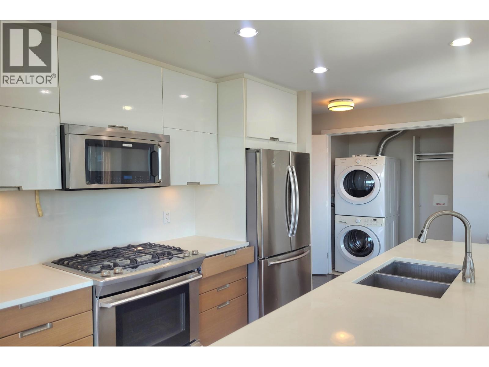 2302 2077 Rosser Avenue, Burnaby, British Columbia  V5C 0G6 - Photo 3 - R3012458