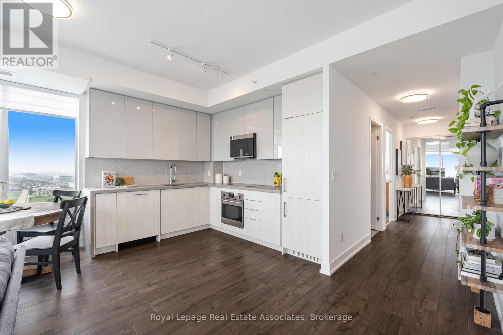 2003 - 297 Oak Walk Drive, Oakville (Ro River Oaks), Ontario  L6H 3R6 - Photo 10 - W12357284