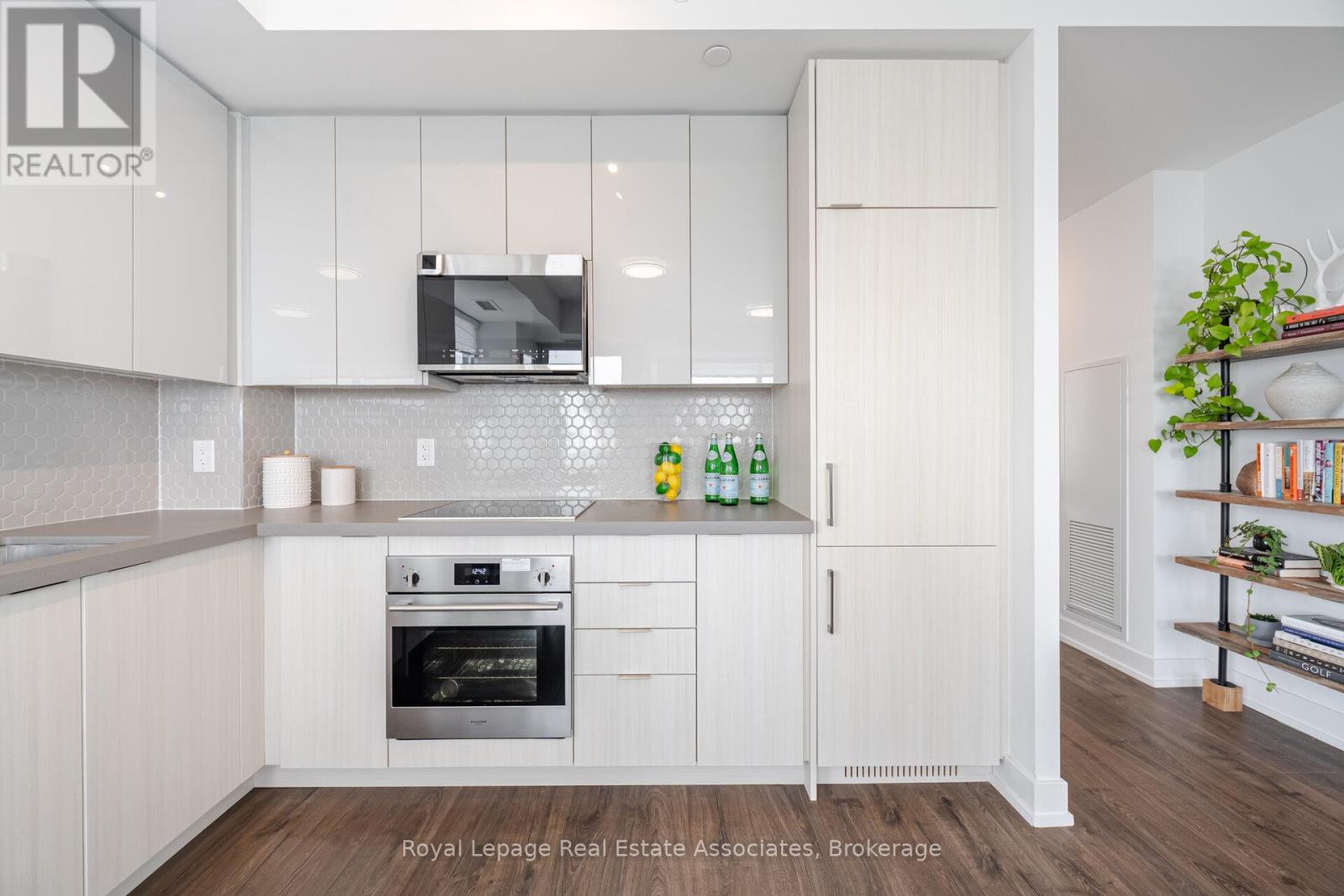 2003 - 297 Oak Walk Drive, Oakville (Ro River Oaks), Ontario  L6H 3R6 - Photo 12 - W12357284