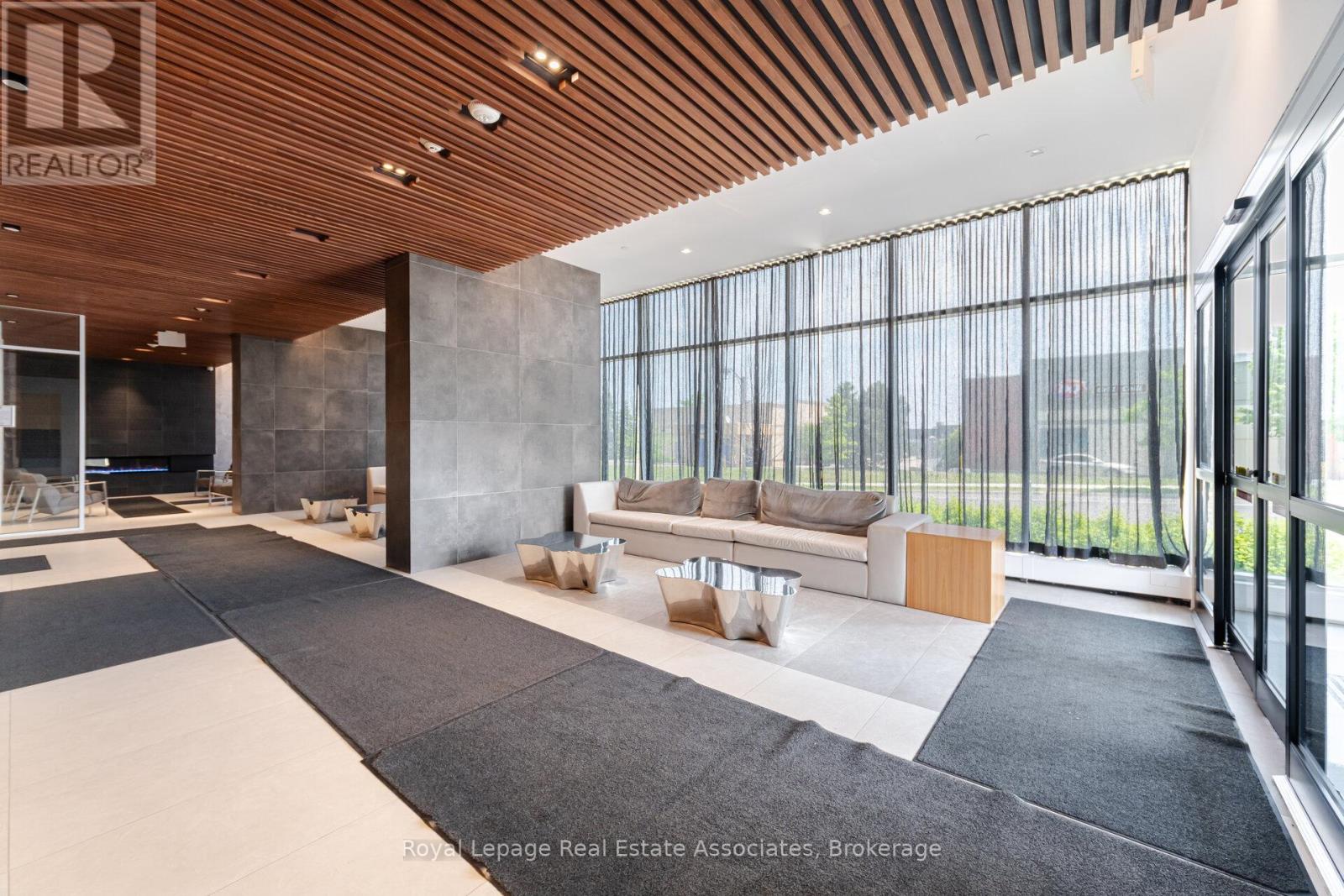 2003 - 297 Oak Walk Drive, Oakville (Ro River Oaks), Ontario  L6H 3R6 - Photo 3 - W12357284