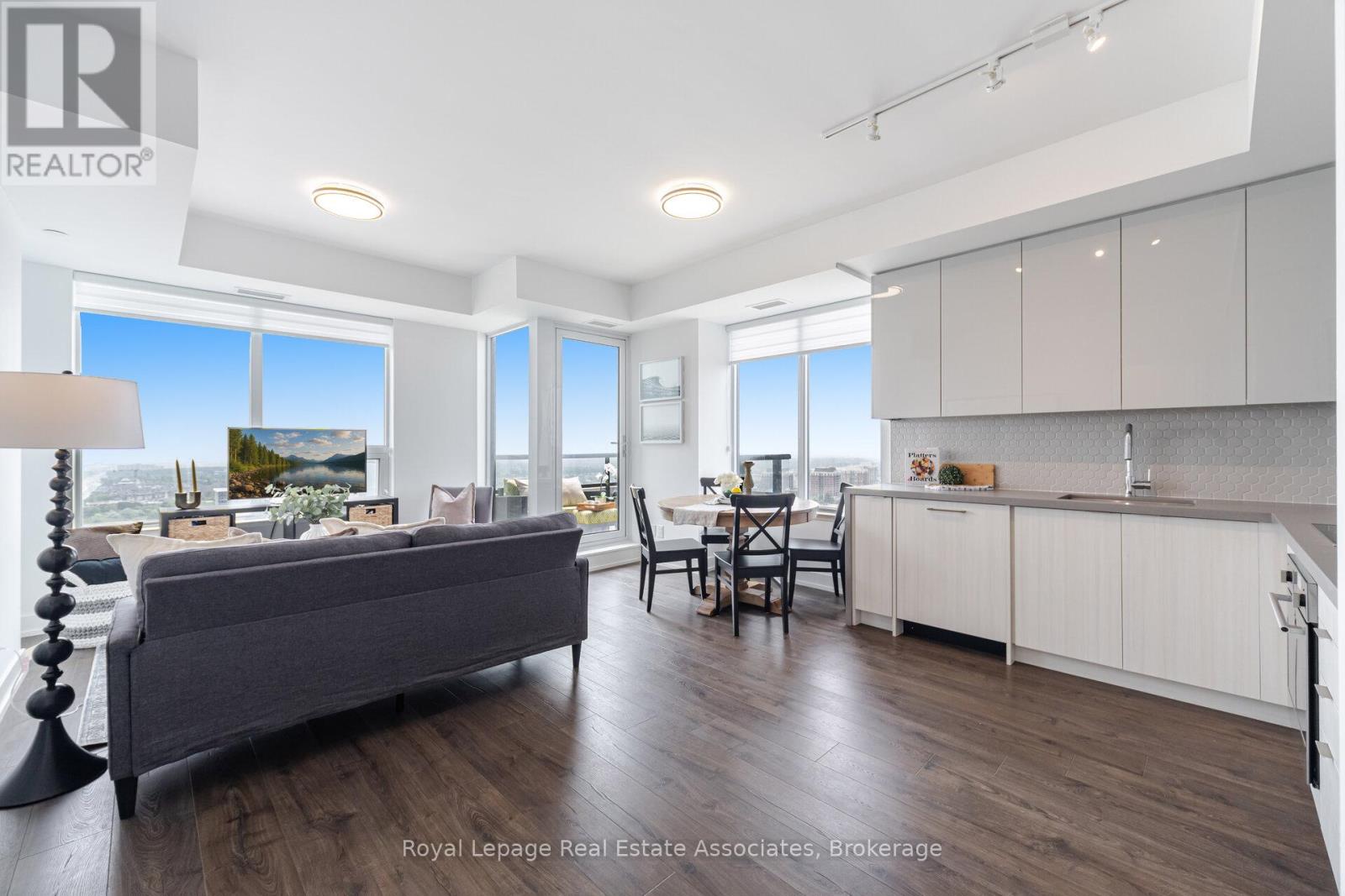 2003 - 297 Oak Walk Drive, Oakville (Ro River Oaks), Ontario  L6H 3R6 - Photo 8 - W12357284