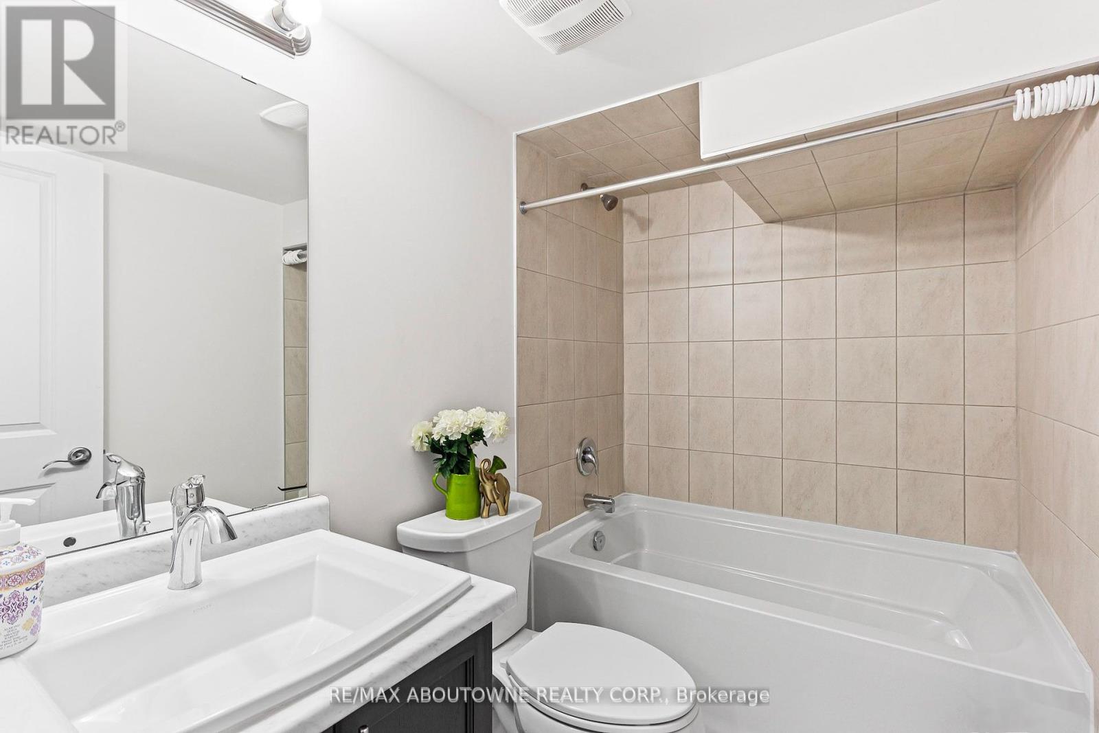 3470 Clayton Trail, Oakville, Ontario  L6H 0Y9 - Photo 38 - W12357304