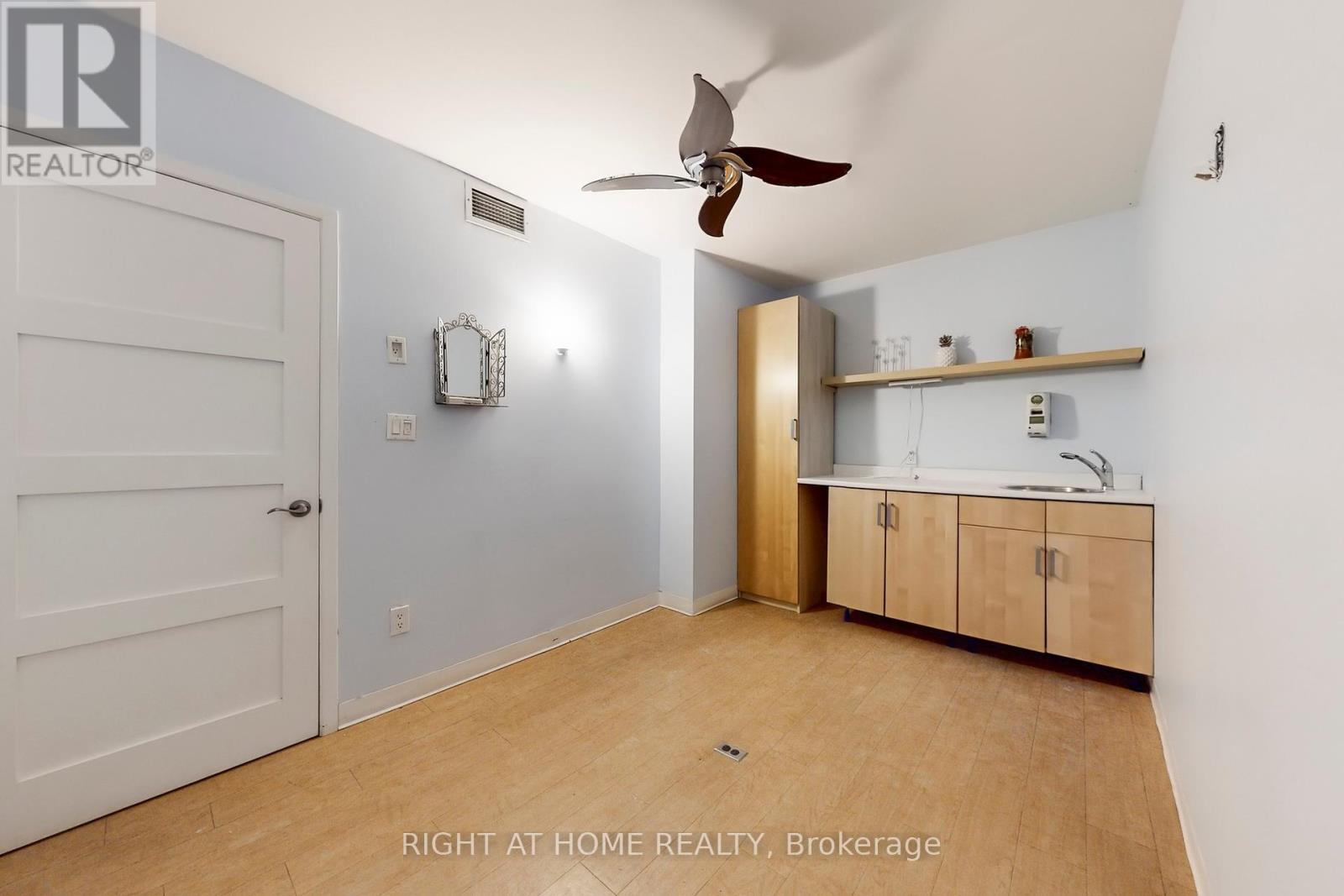 2390a Bloor Street W, Toronto, Ontario  M6S 1P5 - Photo 17 - W12357310