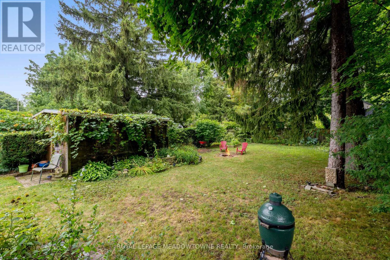 14 Academy Road, Halton Hills, Ontario  L7G 3N8 - Photo 41 - W12357343