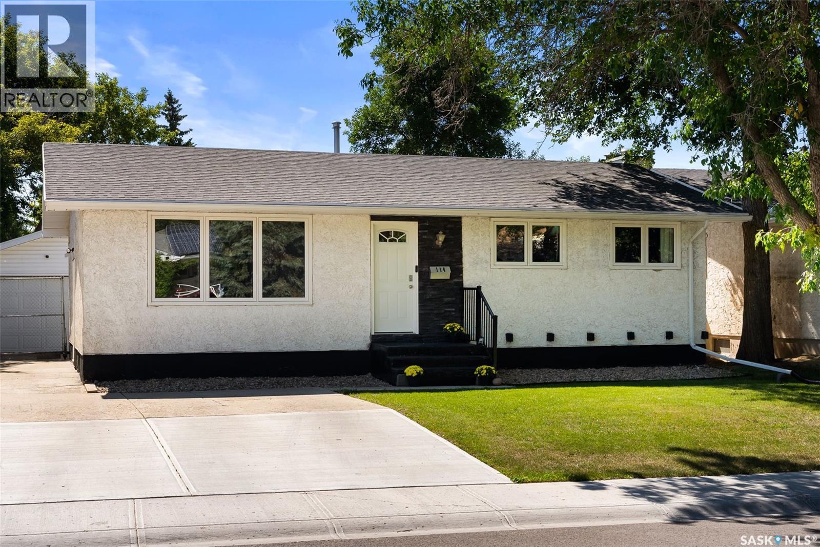 114 Mackenzie Crescent, Regina, Saskatchewan  S4N 5G5 - Photo 1 - SK016273
