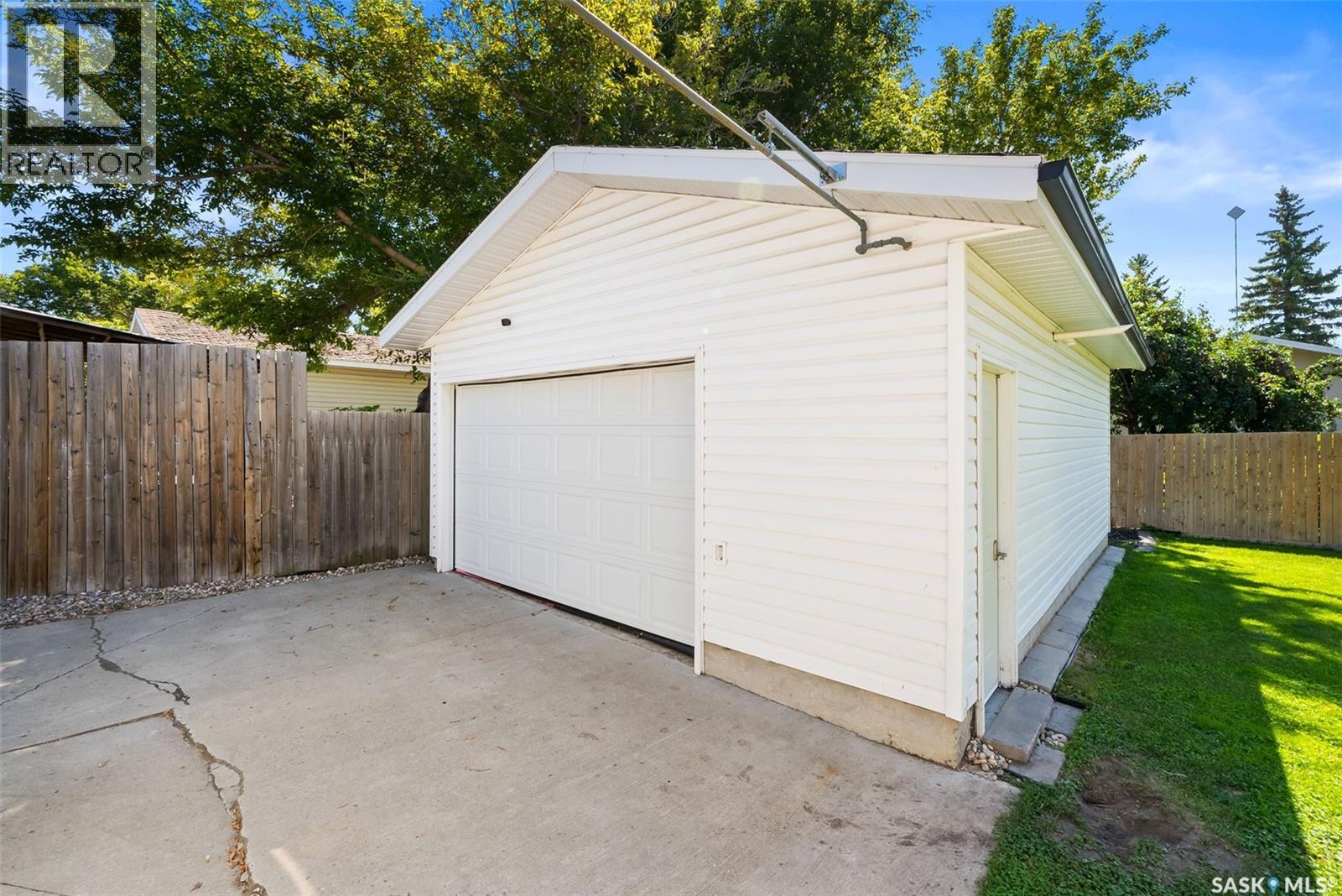 114 Mackenzie Crescent, Regina, Saskatchewan  S4N 5G5 - Photo 29 - SK016273